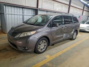 Toyota Sienna XLE 3.5L 6 2014