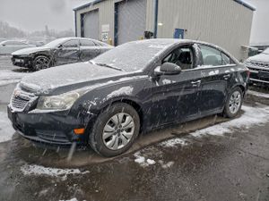 Chevrolet Cruze LS 1.8L 4 2013