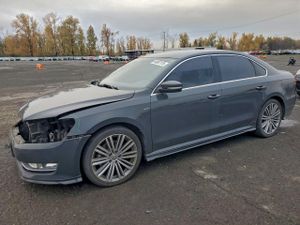 Volkswagen Passat SE 1.8L 4 2015
