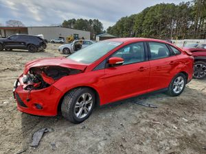Ford Focus SE 2.0L 4 2014
