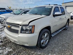 Chevrolet Avalanche LTZ 5.3L 8 2013