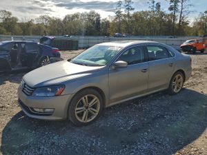 Volkswagen Passat SEL 2.0L 4 2013