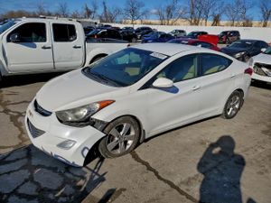 Hyundai Elantra GLS 1.8L 4 2013