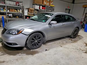 Chrysler 200 TOURING 2.4L 4 2013
