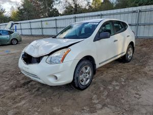 Nissan Rogue S 2.5L 4 2013