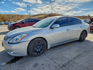 Nissan Altima BASE 2.5L 4 2010