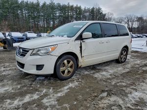 Volkswagen Routan SE 3.8L 6 2010