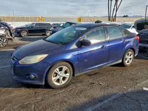 Ford Focus SE 2.0L 4 2012