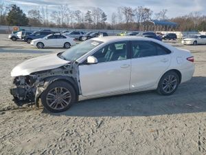 Toyota Camry LE 2.5L 4 2015