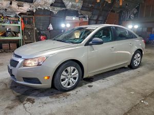 Chevrolet Cruze LS 1.8L 4 2013