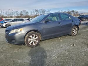 Toyota Camry BASE 2.5L 4 2011