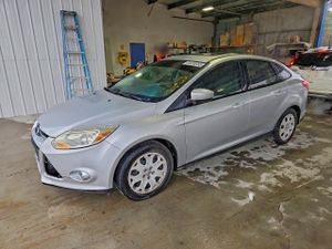 Ford Focus SE 2.0L 4 2012