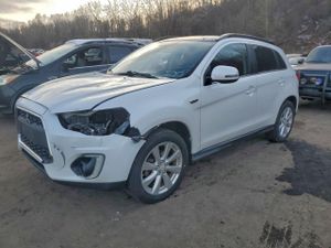 Mitsubishi Outlander SE 2.4L 4 2015