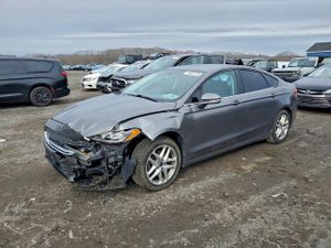 Ford Fusion SE 2.5L 4 2013