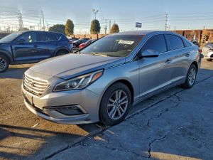 Hyundai Sonata SE 2.4L 4 2015