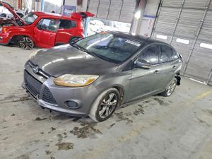 Ford Focus SE 2.0L 4 2013