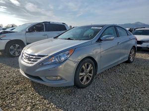 Hyundai Sonata SE 2.4L 4 2013