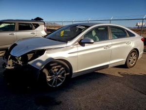 Hyundai Sonata SE 2.4L 4 2015