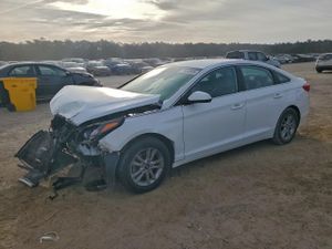 Hyundai Sonata SE 2.4L 4 2015