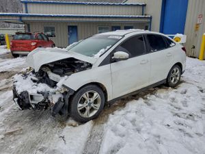 Ford Focus SE 2.0L 4 2014