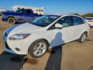 Ford Focus SE 2.0L 4 2014