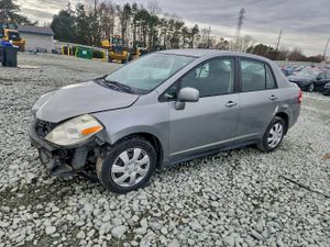 Nissan Versa S 1.8L 4 2010