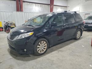 Toyota Sienna XLE 3.5L 6 2013