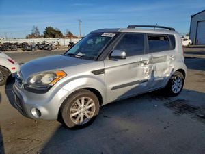 Kia Soul + 2.0L 4 2013