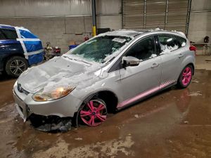 Ford Focus SE 2.0L 4 2014