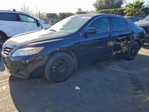 Toyota Camry BASE 2.5L 4 2011