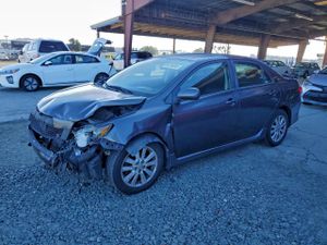 Toyota Corolla BASE 1.8L 4 2010
