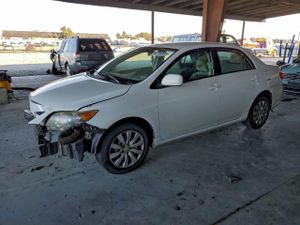 Toyota Corolla BASE 1.8L 4 2012
