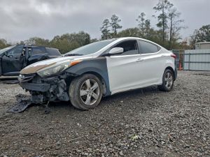 Hyundai Elantra GLS 1.8L 4 2013