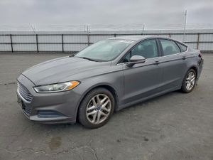 Ford Fusion SE 2.5L 4 2013