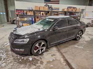 Volkswagen Passat SEL 2.0L 4 2013