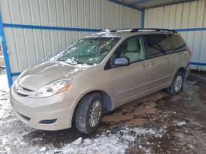 Toyota Sienna LE 3.5L 6 2009