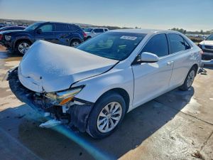 Toyota Camry LE 2.5L 4 2015