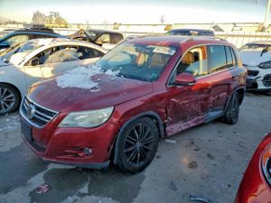 Volkswagen Tiguan SE 2.0L 4 2010