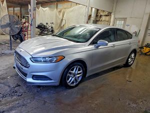 Ford Fusion SE 2.5L 4 2013