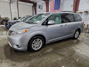 Toyota Sienna XLE 3.5L 6 2014