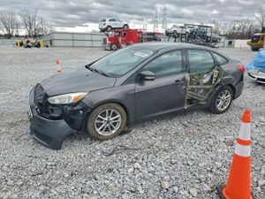 Ford Focus SE 2.0L 4 2015