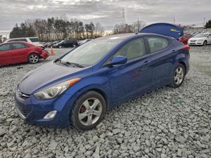 Hyundai Elantra GLS 1.8L 4 2013