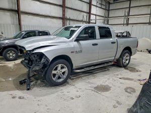 RAM 1500 ST 5.7L 8 2015