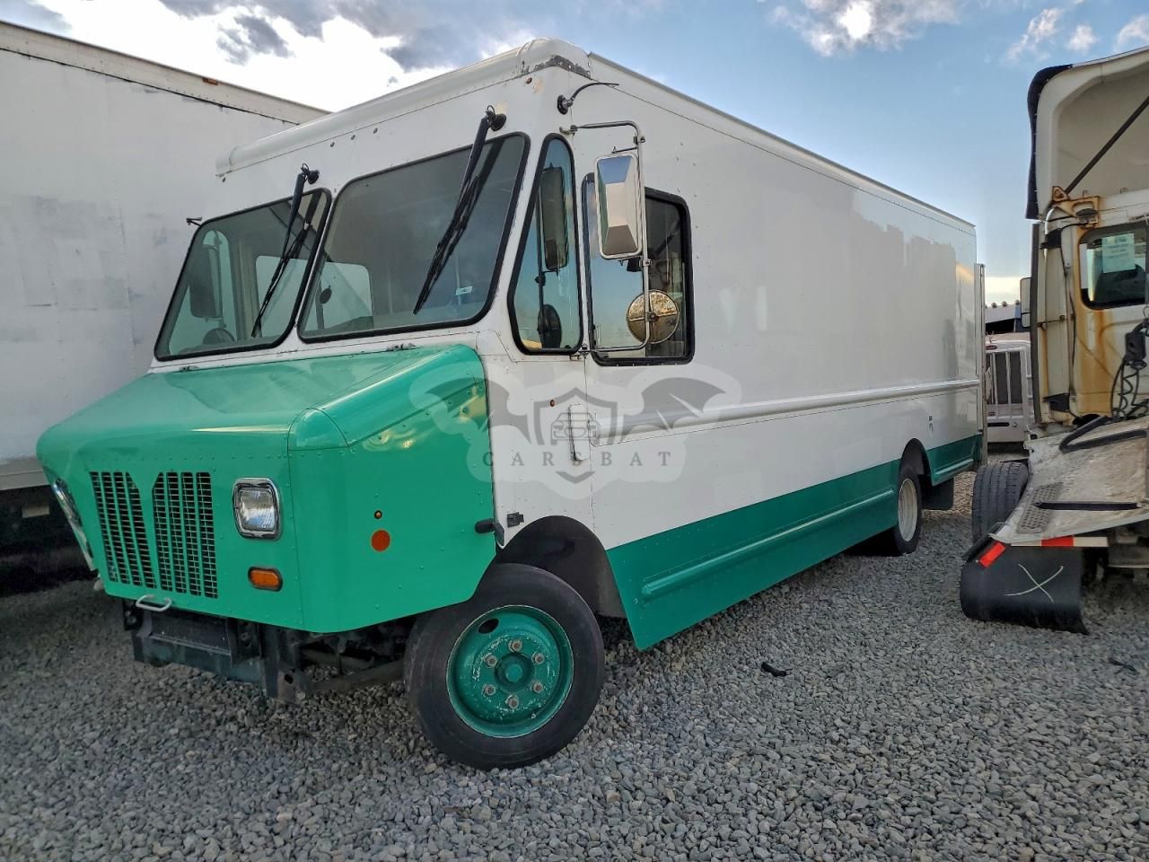 Freightliner Business Class M2 M LINE WALK-IN VAN 6.0L 8 2017