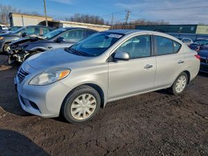 Nissan Versa S 1.6L 4 2012