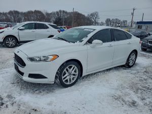Ford Fusion SE 2.5L 4 2014