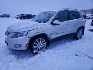 Volkswagen Tiguan S 2.0L 4 2011
