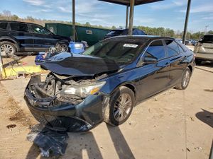 Toyota Camry LE 2.5L 4 2015