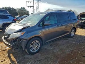 Toyota Sienna XLE 3.5L 6 2015