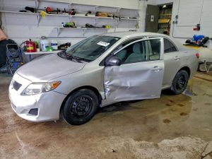 Toyota Corolla BASE 1.8L 4 2010